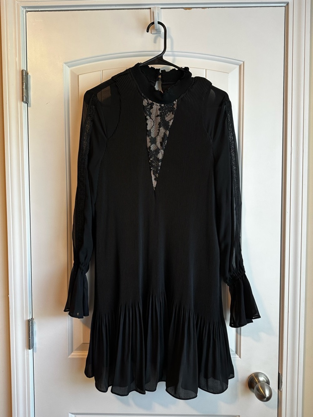 MOTF Elegant Black Lace
Long Sleeve Dress- Size Medium